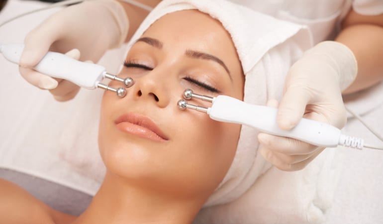 Microcurrent facial